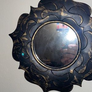 Hanging wall flower mirror